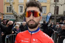 Bouhanni raadt Stewart aan te stoppen met sprinten: 'Is geen troetelbeertjes-wereld'