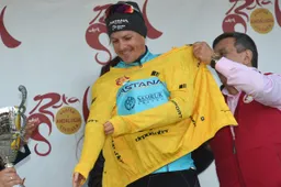 Drama in Andalusië: Teuns en Haig rijden verkeerd, Fuglsang wint weer