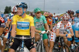 IDL Kijktip | Vijf wielerwedstrijden die gekenmerkt werden door krankzinnige comebacks