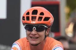 Vos positioneert goed en sprint weer naar zege in Giro Rosa etappe 5