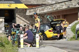 Gespot op Strava: Van Aert en Gesink knallen, Kruijswijk oogt fris in Tignes