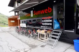 Staflid Team Sunweb test positief op corona, geen contact met renners gehad