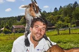 Klimmers Groupama-FDJ kunnen huisdieren niet missen; hond van Gaudu volgt Tour