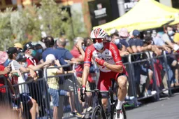 Viviani en Pinot komen ten val in Poitou-Charentes, vluchter Carisey zegeviert