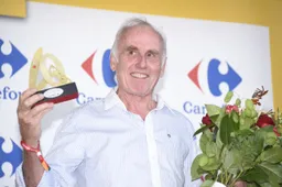 [Update] Zoetemelk heeft het moeilijk met blessure: 'Kan geen balpen vasthouden'