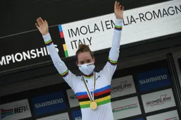 Van der Breggen gaat voor zes op een rij in Waalse Pijl