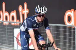 Cavagna mist tijdritzege op een haar: 'Moest remmen toen ik iemand inhaalde'