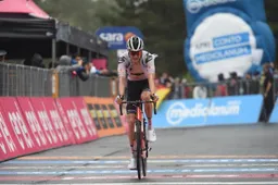 Kelderman houdt rekening met roze trui: 'Dan is mijn Giro geslaagd'