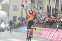 Tratnik boekt knappe etappezege in Giro, Kelderman verliest paar tellen