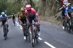 Carthy wint op Angliru: 'Een droom om op deze mythische klim te winnen'