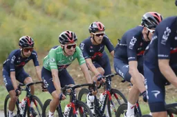 Carapaz verliest rode trui aan Roglic: 'Hij was gewoon de sterkste vandaag'