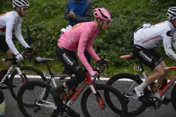 Kelderman na verlies roze trui: ‘Teleurgesteld, maar tevreden met wat ik heb behaald’