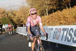 Carthy verrast met ritzege in loodzware rit Burgos, Bardet verliest leiderstrui op slotdag