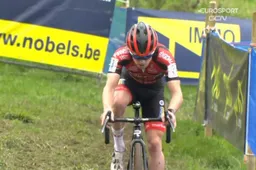 Iserbyt oppermachtig op Koppenberg, sterke Van der Haar wijst Aerts terug