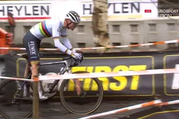 Van der Poel heer en meester in Ethias cross Essen, Pidcock kan geen vuist maken