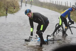 IDL Kijktip | Compilatie van renners die hun boosheid niet kunnen verbloemen
