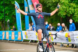 Weergaloze Ganna schudt medevluchters van zich af in vierde etappe Bessèges