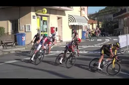 Video | Bekijk hier hoe Stuyven de winst in Milaan-Sanremo naar zich toe trok!