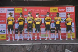 Jumbo-Visma: Van Dijke en Hessmann in 2022 naar WorldTour, in 2023 volledige overstap