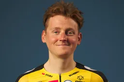 Oomen moet 'aanpoten' op de training: 'Primoz en Wout zijn top van de top'