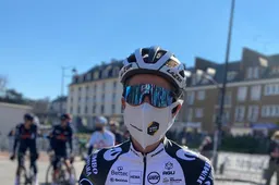 [Update] Bennett showt nieuwe kampioenstrui die wél goedgekeurd is