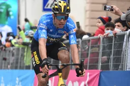 Van Aert maakt indruk op ploeg: 'Hij is boven zichzelf uitgestegen vandaag'