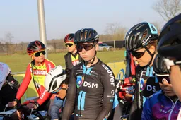 Wiebes dankt ploeggenotes na Flanders Diamond Tour: 'De meiden waren supersterk'