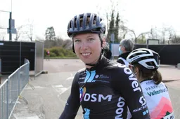 Wiebes door sterke ploeg én snelle benen naar winst in Flanders Diamond Tour