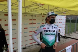 Schachmann geklopt door Van der Poel: 'Toen Mathieu aanging, was ik aan het pokeren'