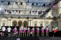 Hommeles bij Bardiani na coronabesmettingen: 'Ze denken dat renners beesten zijn'