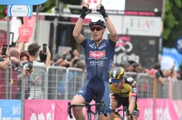 Merlier vol ongeloof na overwinning in Tour: 'Beste moment uit mijn carrière'