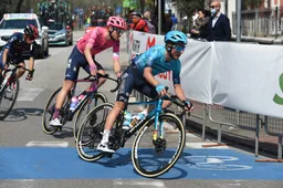Astana-duo in laatste meters afgetroefd door Fortunato: 'Dit is heel jammer'