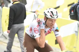 Slagveld na etappe 1 Tour de France: Vier abandons, 21 (!) medische checks en nog veel meer