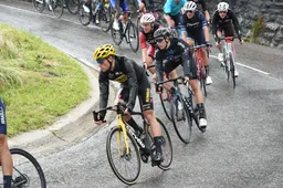 Teunissen spreekt van brute Tour: 'Rijd goed bergop, maar word kansloos gelost'