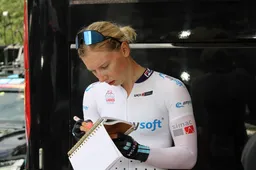 Wiebes hoopt weer meer te kunnen gaan crossen: 'Brand laat zien dat combinatie mogelijk is'