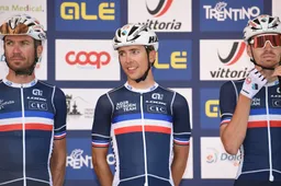 Van der Poel en Van Aert komen Quebec-winnaar Cosnefroy niet tegen op WK: 'Is zo afgesproken'