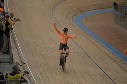 Wielrennen op TV 3 december 2021 | Weekend inluiden met heerlijk avondje baanwielrennen!