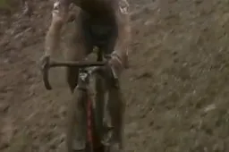 Iserbyt boekt zevende seizoenszege in modderige Wereldbeker van Overijse