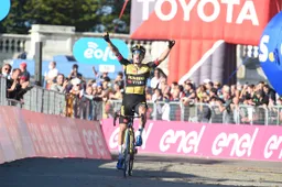 Roglic blinkt in zijn vel en is indrukwekkend sterke Yates de baas in Milaan-Turijn