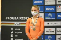 Van der Duin pakt zilveren plak op WK baanwielrennen: 'Geen moment gedacht dat ik in problemen zat'