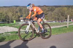 Interview | Puck Pieterse hoopt topseizoen te bekronen op WK: 'Denk dat we vrij worden gelaten'