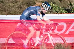 Veldrijden op TV 16 januari 2022 | Voetjes kunnen weer omhoog voor toffe cross in Frankrijk