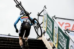 Interview | Hulst dankt Van der Poel en Van Aert: 'Zij hebben de cross gemaakt tot wat het nu is'