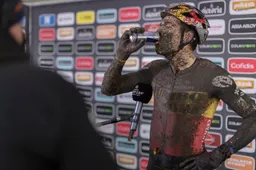 Van Aert vernedert andermaal de concurrentie: 'Niet in de beste vorm van mijn leven'