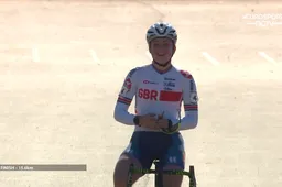 WK veldrijden junioren: Imponerende Bäckstedt verovert goud; Bentveld pakt het zilver