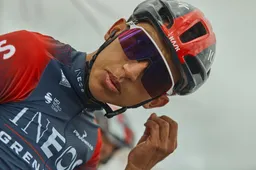 Bernal trekt na Denemarken door naar Duitsland en krijgt Ganna, Yates en Tulett mee