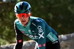 BORA ziet Kämna afhaken en trekt met Higuita, Hindley én Schelling naar Strade Bianche