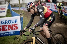 Van Aert geeft 'voorlopig crossprogramma': zeven crossen in december
