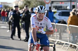 Komt de Tour te vroeg voor Latour? Fransman breekt spaakbeen en moet Dauphiné missen