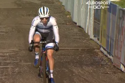 Ontketende Van der Haar rijdt in Gavere Iserbyt en co de vernieling in